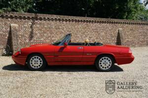 Immagine 17/50 di Alfa Romeo 2.0 Spider (1991)