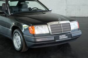Bild 24/50 von Mercedes-Benz 300 CE (1991)