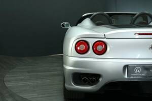 Immagine 38/50 di Ferrari 360 Spider (2003)