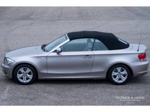 Image 15/33 de BMW 118i (2010)