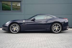 Image 6/50 de Ferrari California (2012)