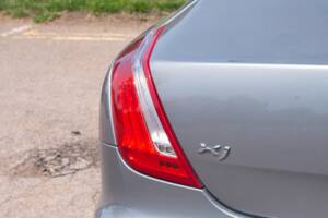 Immagine 20/37 di Jaguar XJ 5.0 (2011)