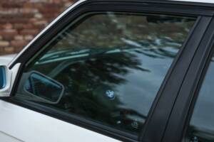 Image 45/50 of BMW M3 (1990)
