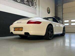 Bild 37/50 von Porsche 911 Carrera 4 (2007)