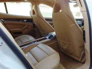 Bild 73/99 von Porsche Panamera Turbo (2009)