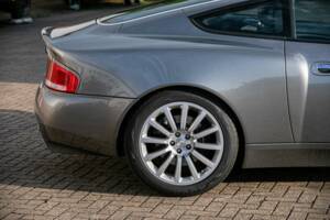 Image 14/39 of Aston Martin V12 Vanquish (2003)