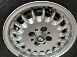 Immagine 36/50 di BMW 320i (1986)