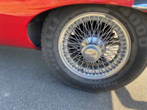 Image 32/62 of Jaguar E-Type (1969)