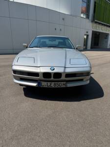 Image 7/11 of BMW 850i (1990)