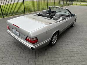Bild 11/50 von Mercedes-Benz E 320 (1995)