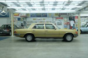 Image 14/50 de Mercedes-Benz 280 SE (1975)