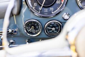 Image 51/56 of Mercedes-Benz 190 SL (1956)