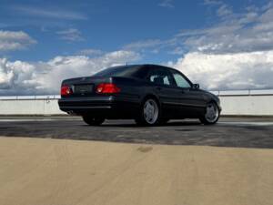 Bild 9/24 von Mercedes-Benz E 50 AMG (1997)
