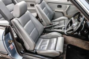 Immagine 12/28 di BMW 318i (1993)
