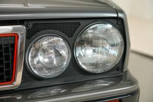 Image 24/46 of Lancia Delta HF Integrale (1988)