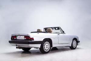 Imagen 14/36 de Alfa Romeo 2.0 Spider (1990)