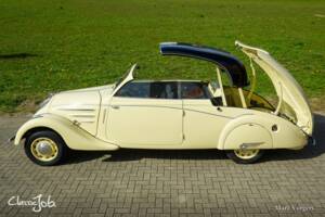 Image 3/47 of Peugeot 402 Eclipse (1935)