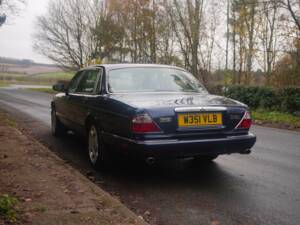 Bild 4/17 von Daimler Eight LWB (2000)