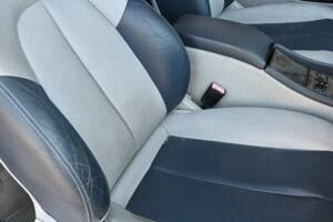 Image 16/50 of Mercedes-Benz CLK 230 Kompressor (2002)