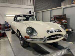 Image 2/13 of Jaguar Type E 3.8 (1964)