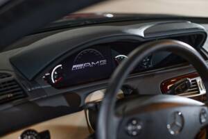 Bild 24/34 von Mercedes-Benz CL 500 4MATIC (2008)