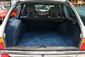 Bild 22/25 von Mercedes-Benz 280 TE (1985)