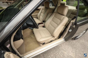 Bild 10/74 von Mercedes-Benz E 320 (1994)