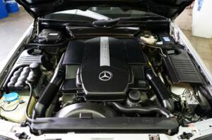 Image 29/33 of Mercedes-Benz SL 500 (2001)