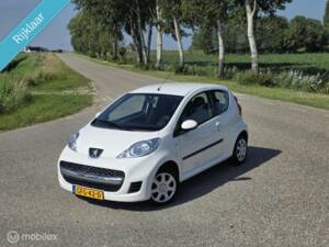 Image 2/32 of Peugeot 107 (2009)