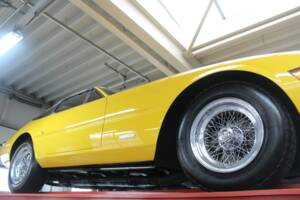 Image 23/50 of Ferrari 365 GTB/4 Daytona (1973)