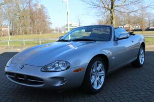 Image 6/8 of Jaguar XK8 4.0 (1999)