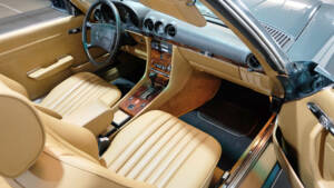Immagine 19/42 di Mercedes-Benz 560 SL (1989)
