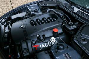 Immagine 30/50 di Jaguar XK8 4.0 (2002)