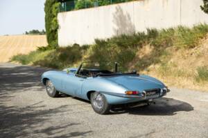 Image 2/50 de Jaguar Type E 3.8 (1964)