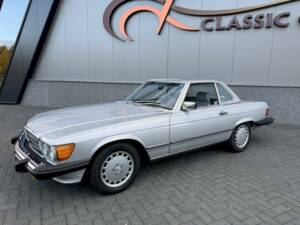 Image 5/36 de Mercedes-Benz 560 SL (1987)
