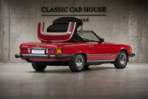Image 16/89 of Mercedes-Benz 560 SL (1986)