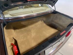 Image 46/63 of Mercedes-Benz 500 SEC (1984)