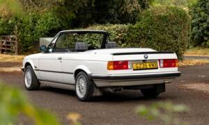 Afbeelding 4/48 van BMW 325i (1990)