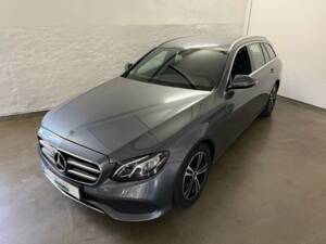 Image 3/32 of Mercedes-Benz E 200 d (2020)