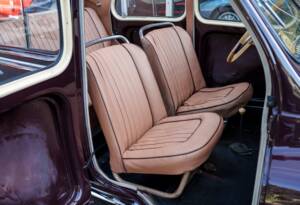 Immagine 28/33 di Renault 4 CV Décapotable (1951)
