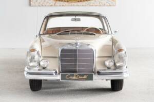 Bild 15/44 von Mercedes-Benz 220 SE b (1964)
