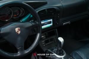Bild 19/22 von Porsche 911 Carrera 4S (2002)