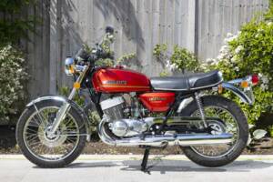 Immagine 2/33 di Suzuki GT 500 (1977)
