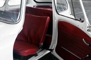 Image 31/48 of Subaru 360 (1970)