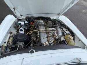 Image 16/19 of Mercedes-Benz 280 SL (1971)