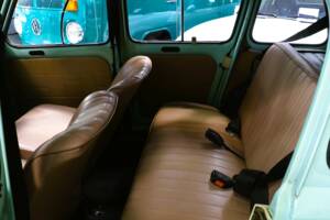 Image 18/33 de Renault R 4 TL (1981)