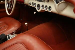 Image 24/50 of Chevrolet Corvette (1954)