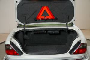 Image 33/50 of Jaguar XJR 4.0 (1995)