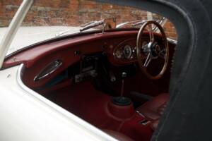 Image 12/27 de Austin-Healey 3000 Mk II (BT7) (1961)
