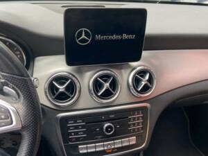 Afbeelding 10/15 van Mercedes-Benz CLA 200 Shooting Brake (2018)